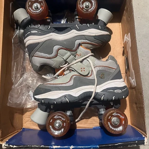 Britney 4-Wheelers Gray and Orange Roller Skates - Picture 4 of 10